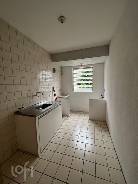 Image 7 - 273053